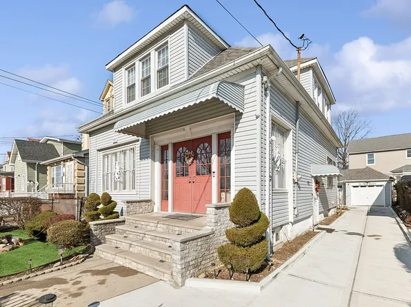 13013 Foch Blvd, South Ozone Park, NY 11420