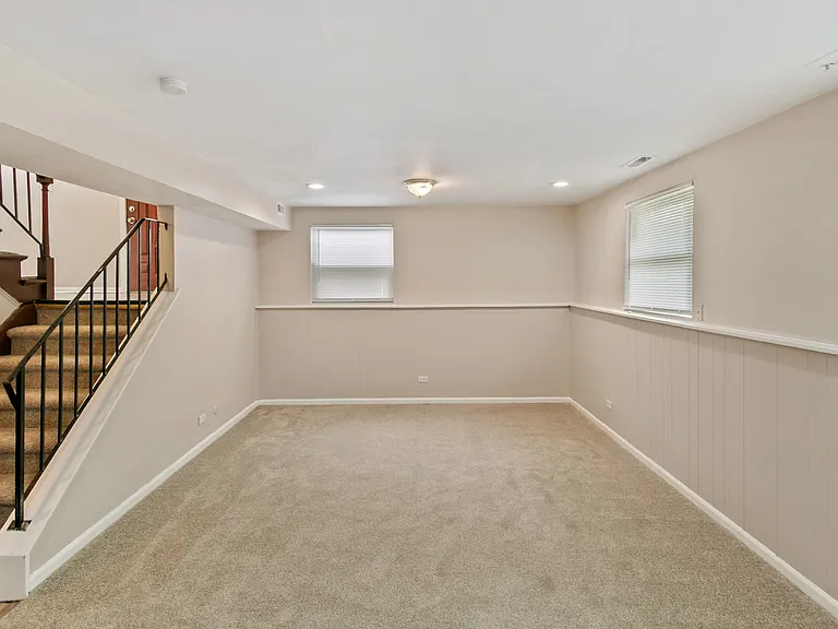 1106 Williamsburg Rd — Photo 5
