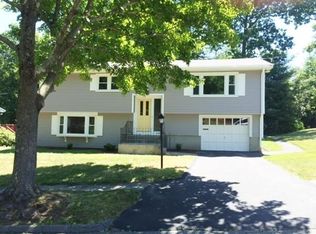 17 Mercury Dr, Worcester, MA 01605