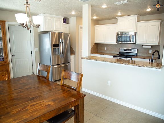 5th image of 121 Garrett Dr
