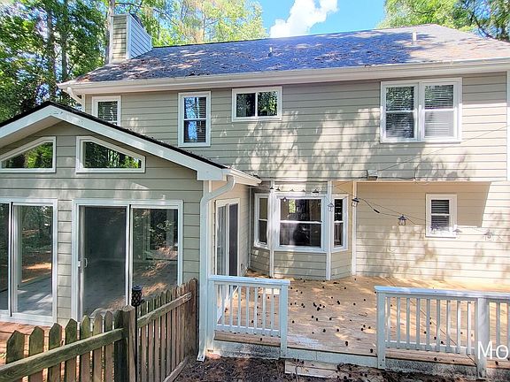 3rd image of 1407 Hall Blvd