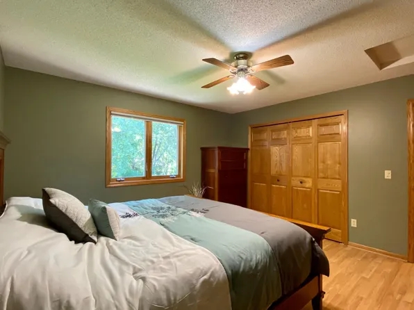 8426 Norway St NW, Coon Rapids, MN 55433