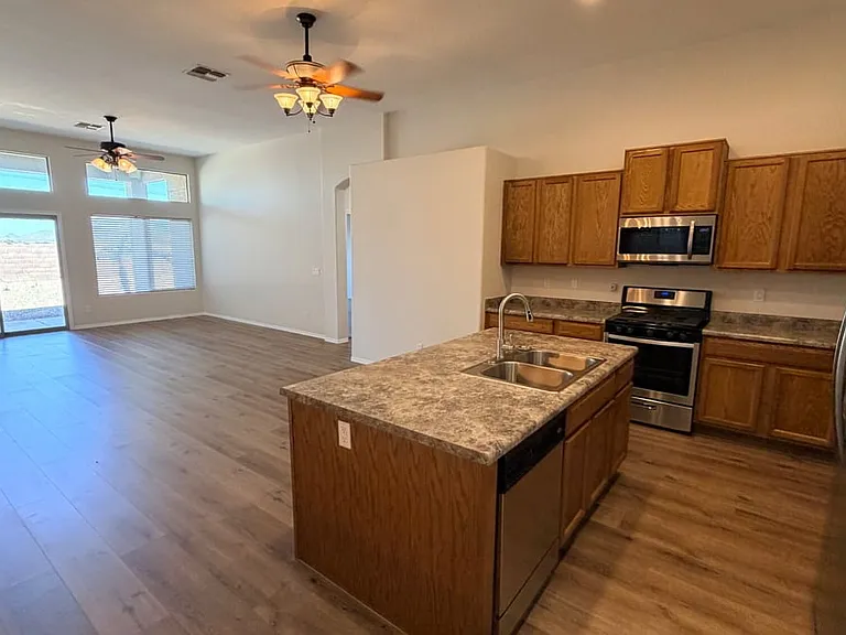 22156 N Sunset Dr — Photo 8