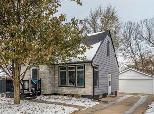 3815 Madison Ave, Des Moines, IA 50310