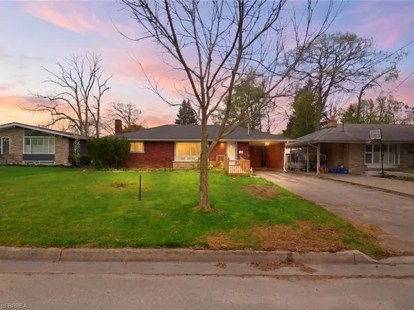 29 Pusey Blvd, Brantford, ON N3R 2S1