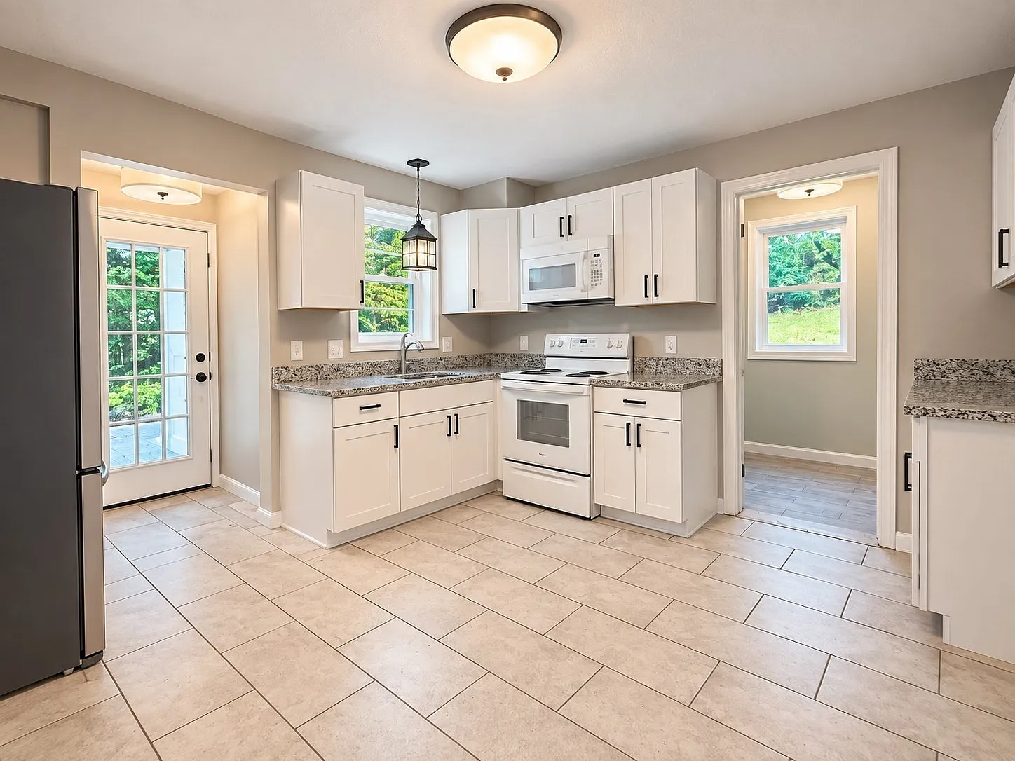 3 bed, 1.5 bath, 1200 sqft, $3,200 — Photo 4