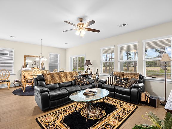 3rd image of 530 Beckham Ct.