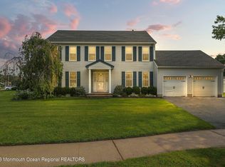 31 Daniel Dr, Hazlet, NJ 07730