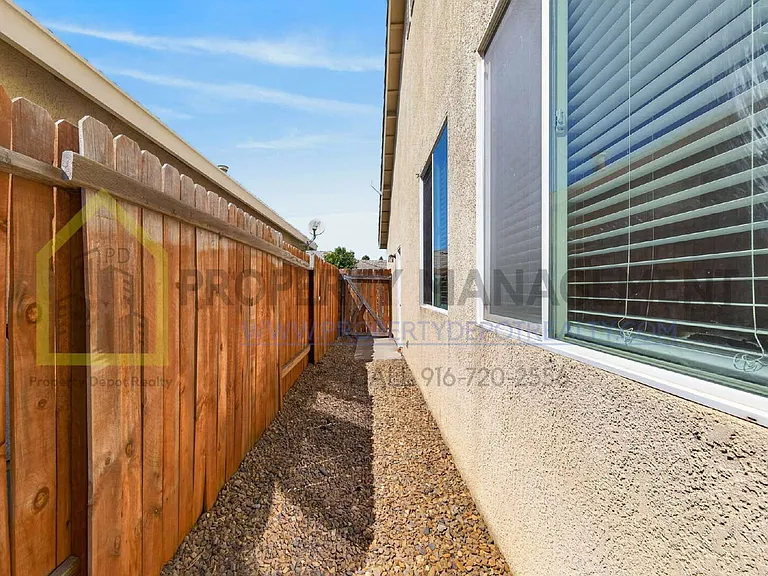 1570 Charm Way — Photo 50