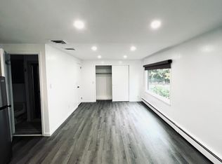 22 S Hollow Rd, Dix Hills, NY 11746