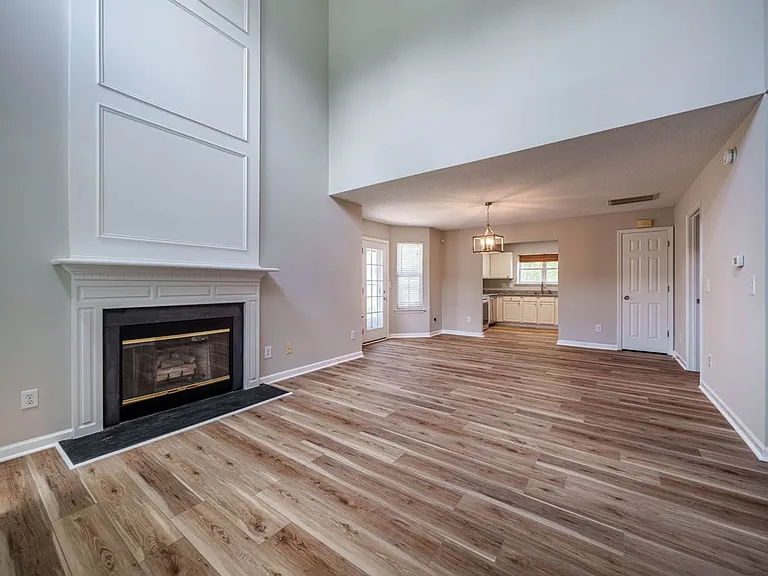 101 Thorncrest Dr — Photo 18