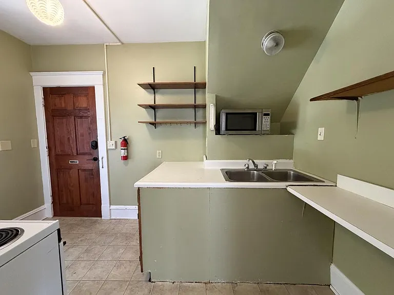 48 Monroe St #1 — Photo 6
