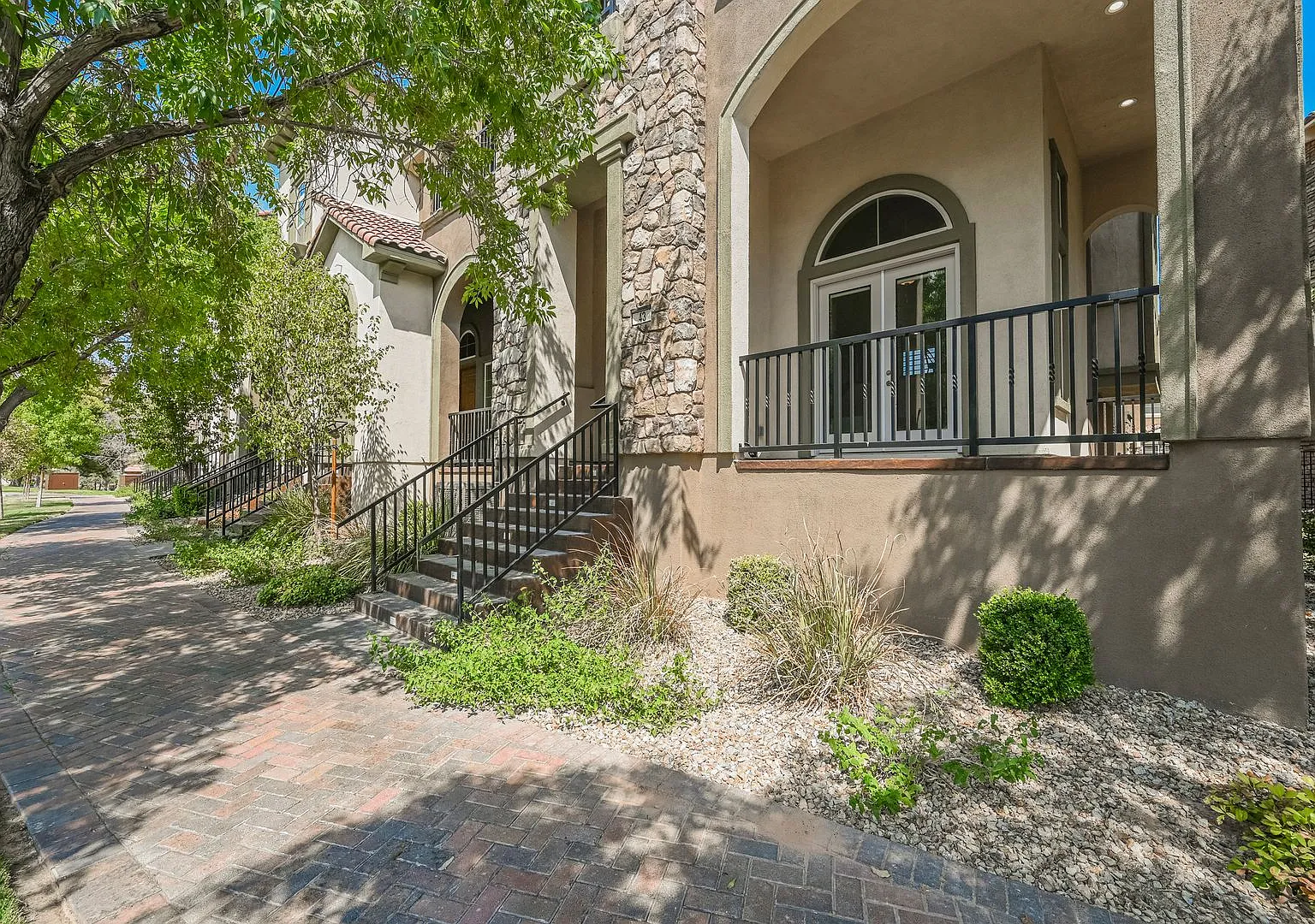 Lake Las Vegas Fully Furnished!! Stunning 3 Bedroom 2 1/2 Bath- A Must See — Photo 2
