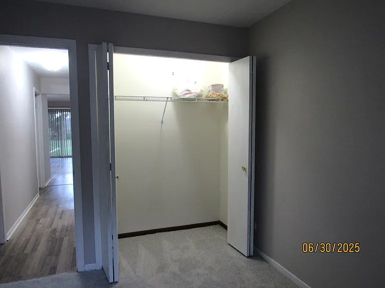 352 Pembroke Ct #5 — Photo 17