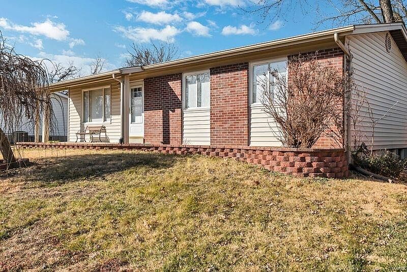 1st image of 972 Marrisa Dr
