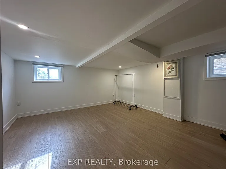 926 Greenwood Ave — Photo 22