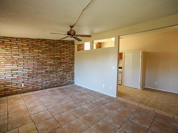 5th image of 501 S Hall APT B