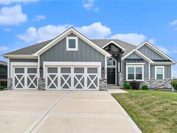 8005 NE 102nd St, Kansas City, MO 64157