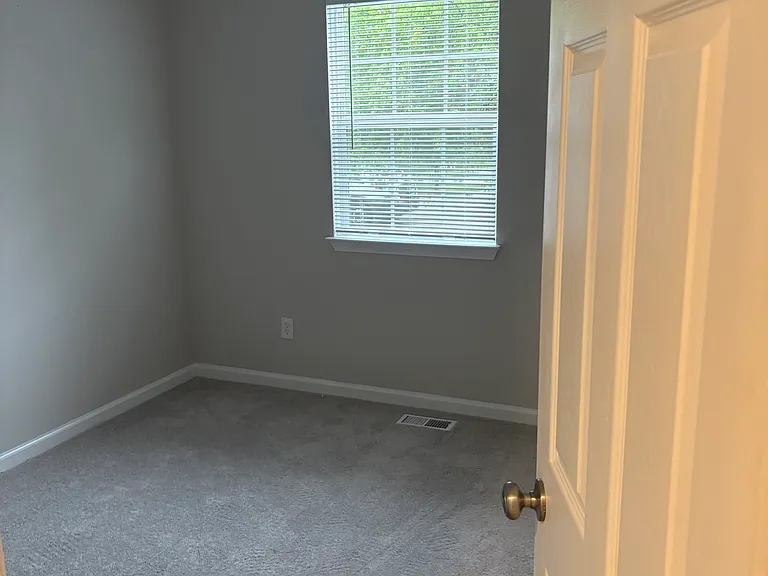 1402 Heritage Dr — Photo 12