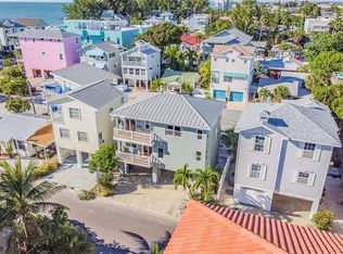 23 80th Ave, Treasure Island, FL 33706