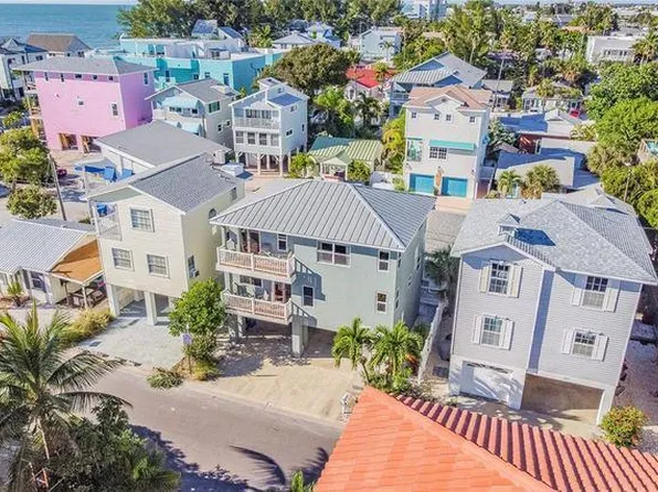 23 80th Ave, Treasure Island, FL 33706