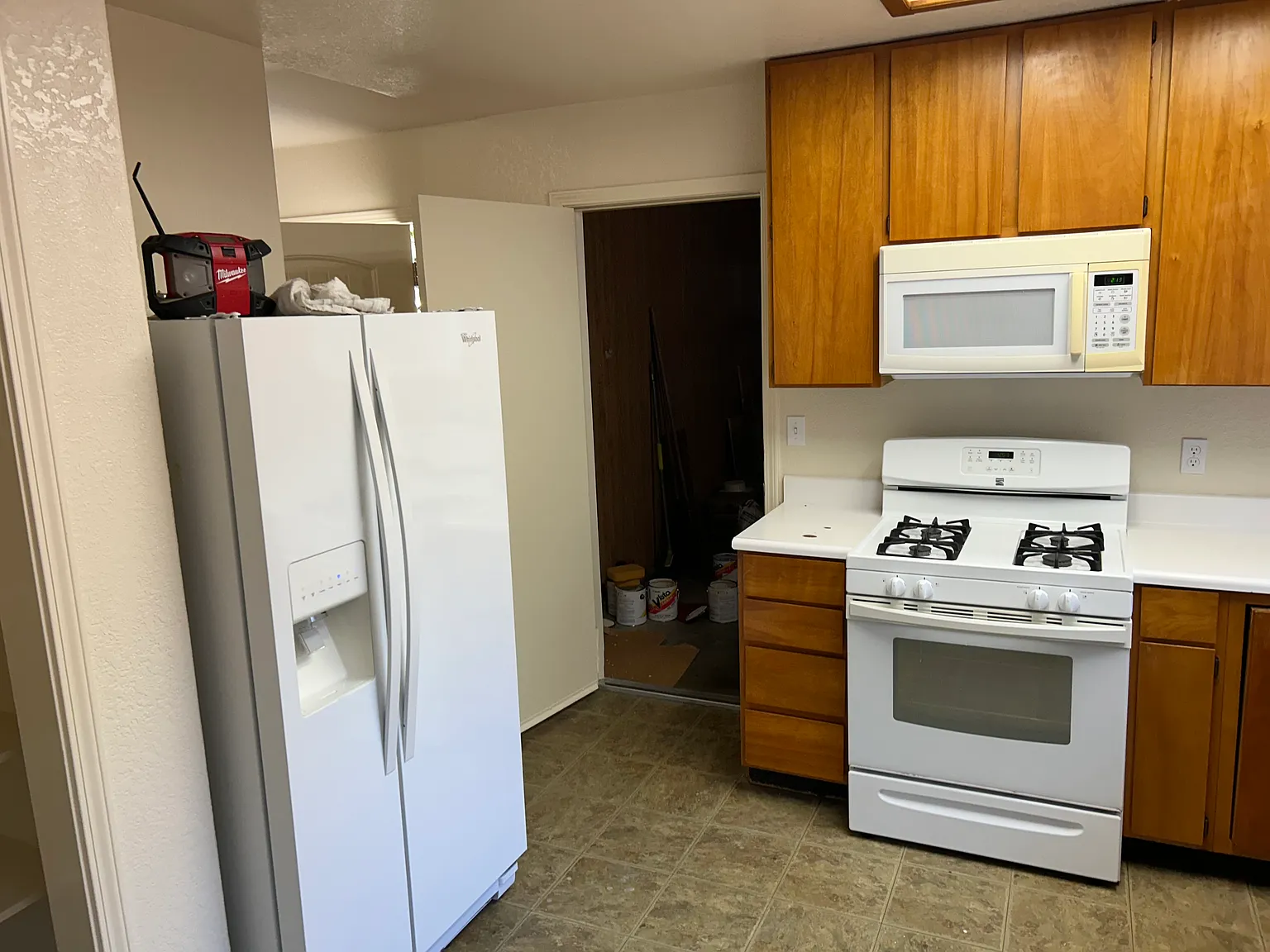 2 bed, 1000 sqft, $1,800 — Photo 2