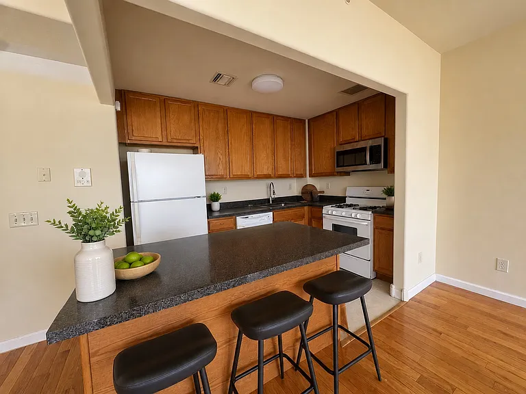 7708 Aquatic Dr #B — Photo 2
