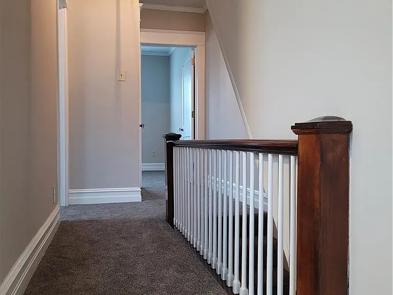 73 W Greenwich St — Photo 34