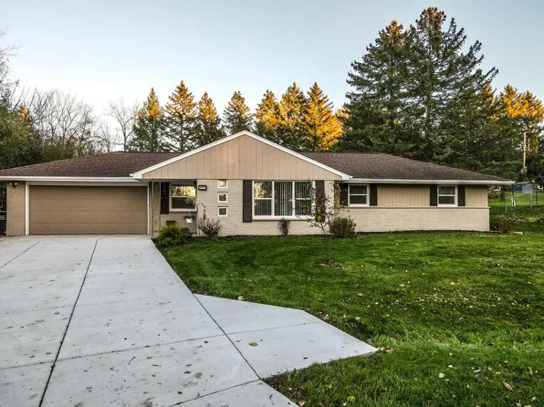 1522 South Laurie LANE, New Berlin, WI 53146