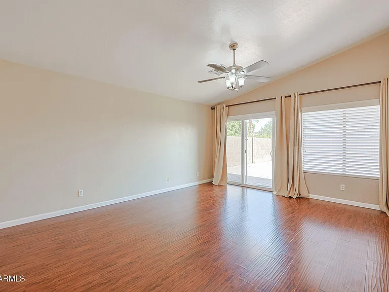 8747 W Adam Ave — Photo 5