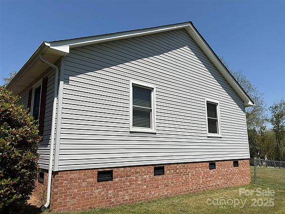 4th image of 107 Plum Tree Dr