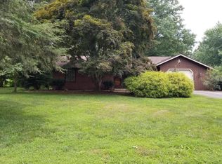 51 Garden City Dr, Lancaster, PA 17602