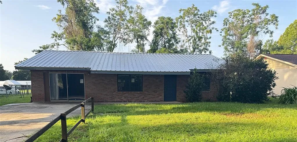 4 bed, 3.0 bath, 1632 sqft, $1,800 — Photo 1