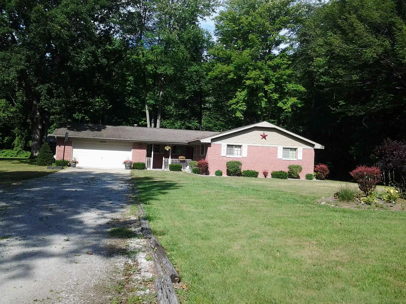10732 Carr Rd photo 1