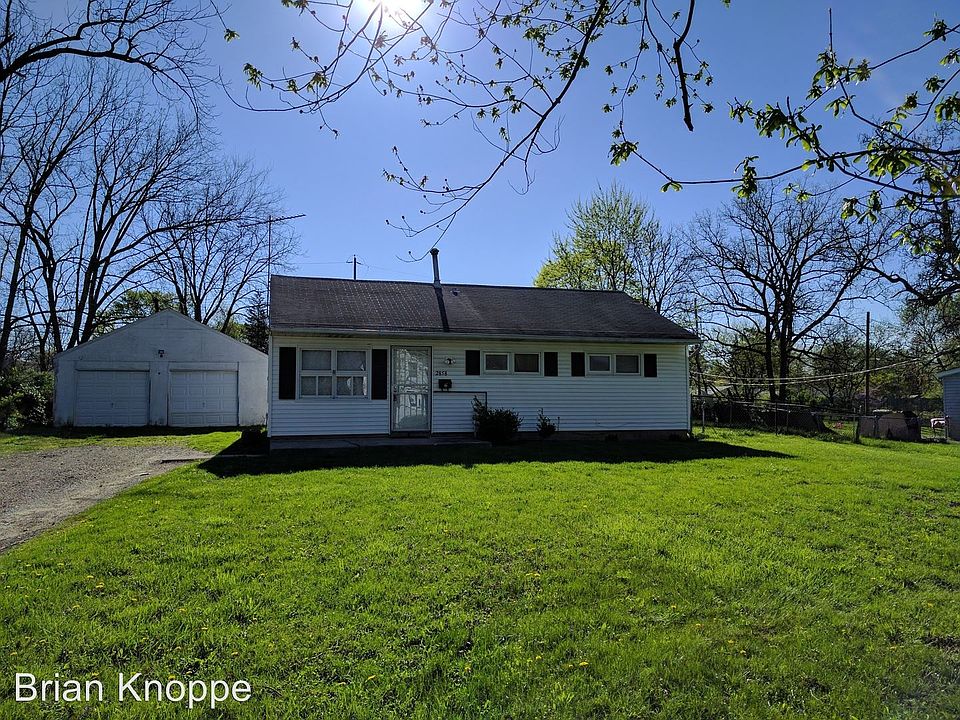 1st image of 2858 Fern Ave