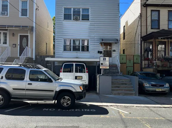 169 Lexington Ave, Jersey City, NJ 07304