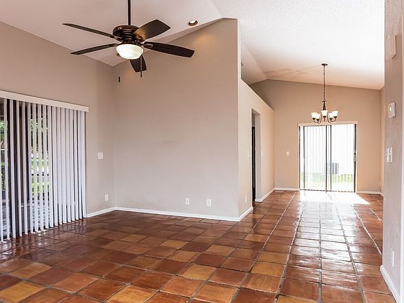 3rd image of 6 Capitol Ct