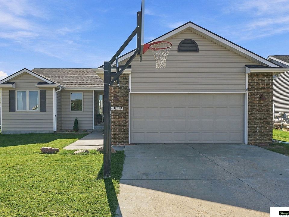 1st image of 14321 Quentin St