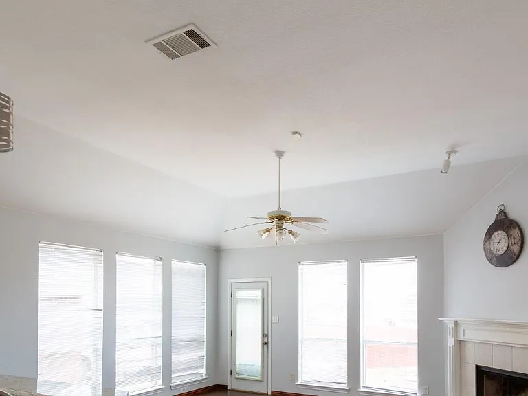 1524 Jessica Ln — Photo 26