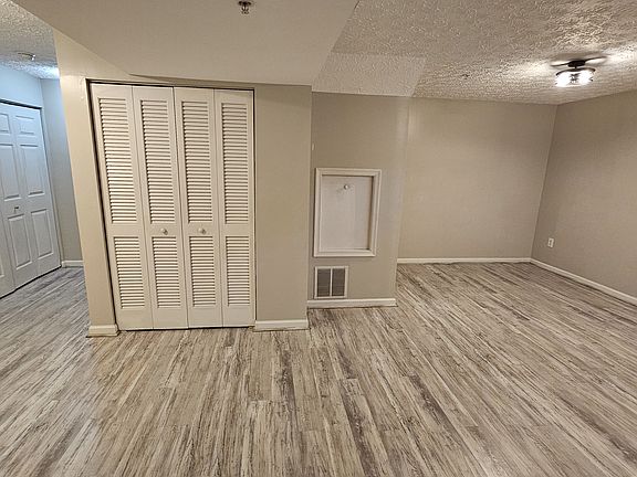 Basement with Full Bath