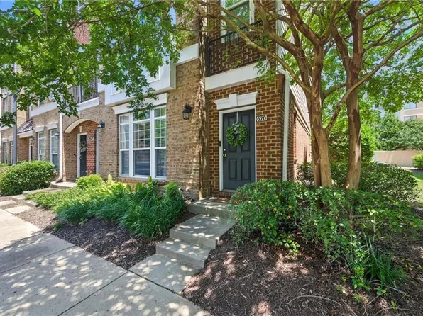 670 Claire Ln, Newport News, VA 23602