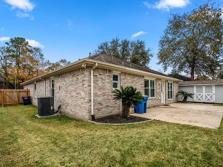 2923 Goldspring Ln — Photo 40