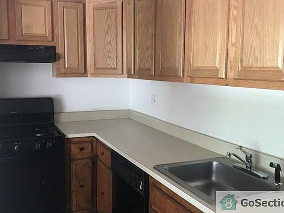 3rd image of 200 Erin Way APT T4