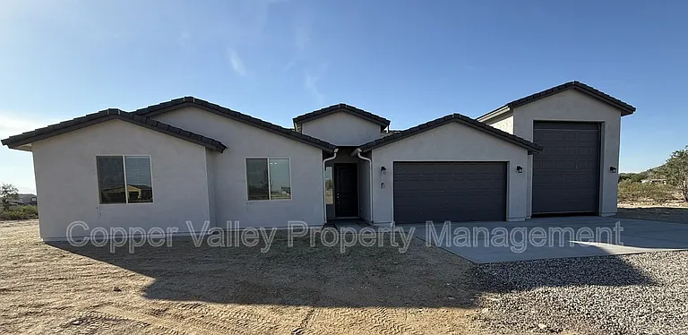 812 E Irvine Rd — Photo 1