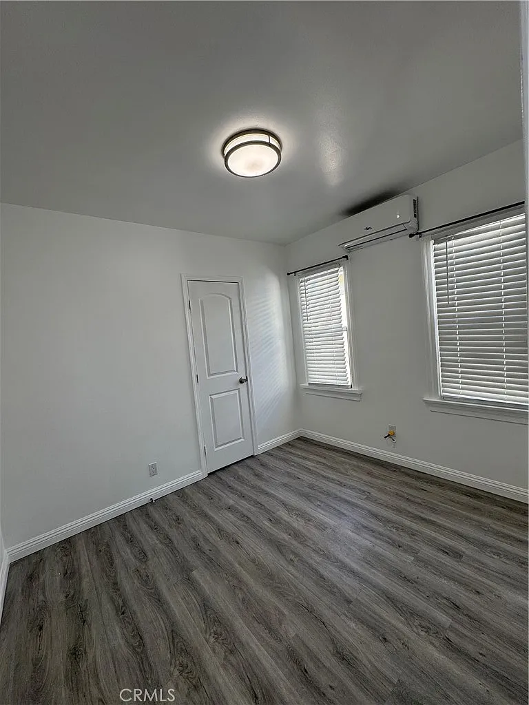2 bed, 432 sqft, $1,950 — Photo 2