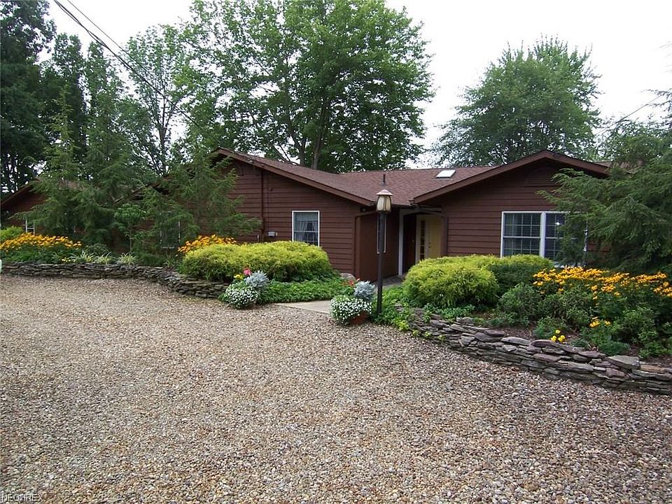 1st image of 1550 Lake Crest Dr