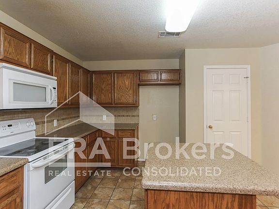 2nd image of 3813 Tiger Dr