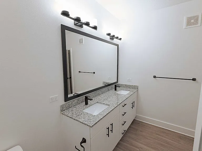 The Parian Luxury Apartments — Photo 121