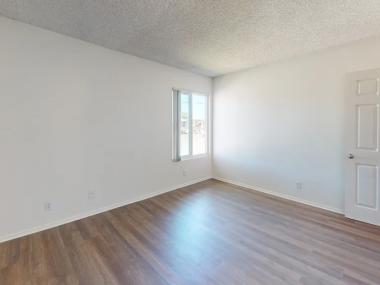 Huntington Vista — Photo 72