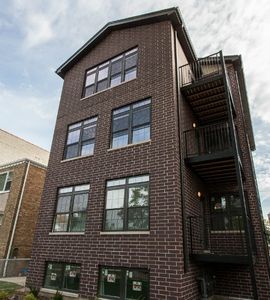 4829 N Harding Ave APT 2, Chicago, IL, 60625
